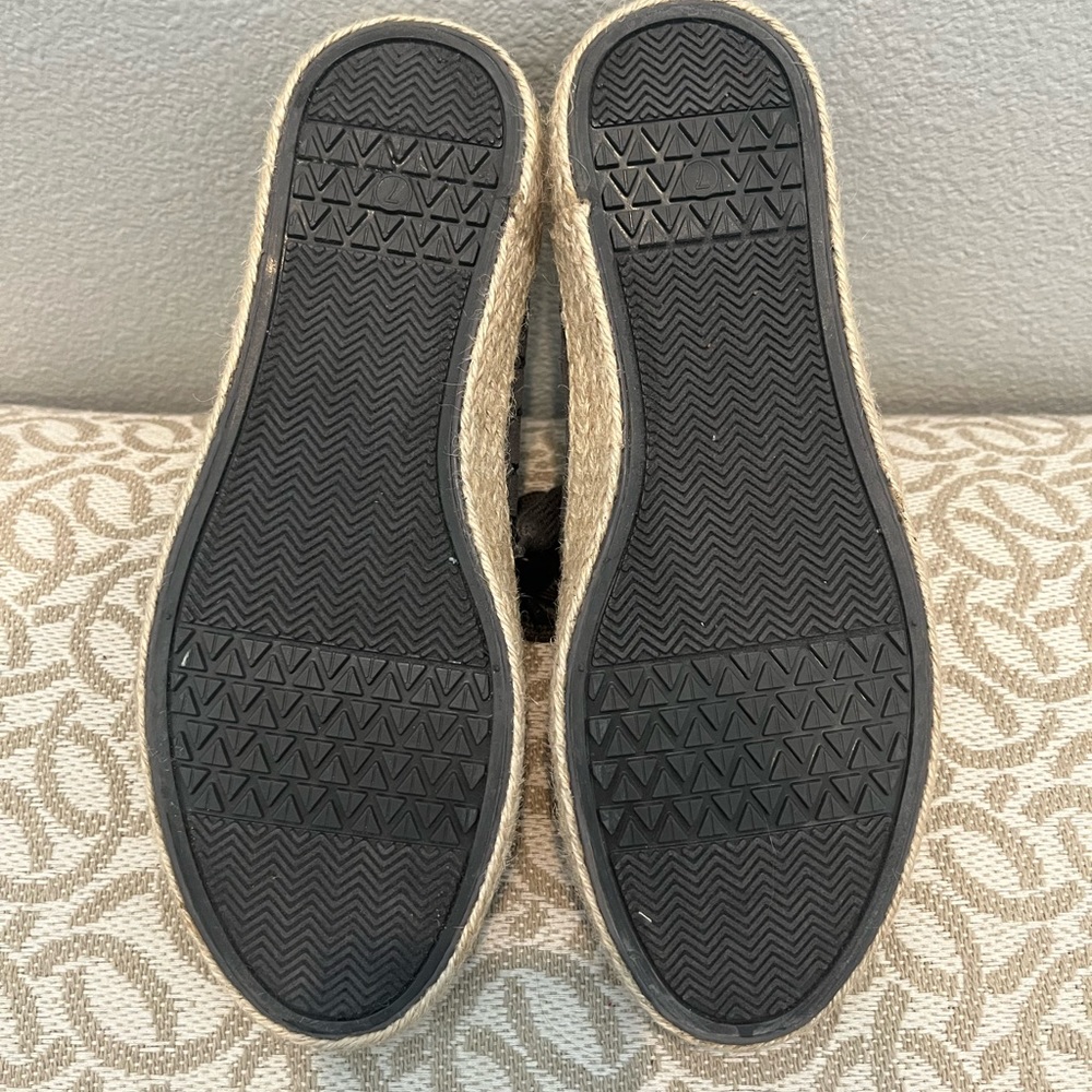 Universal Thread shoes - Picture 4 of 4